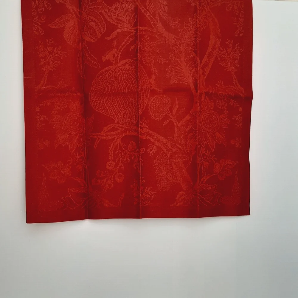 *Williams Sonoma Scroll Jacquard Napkins (4 napkins)